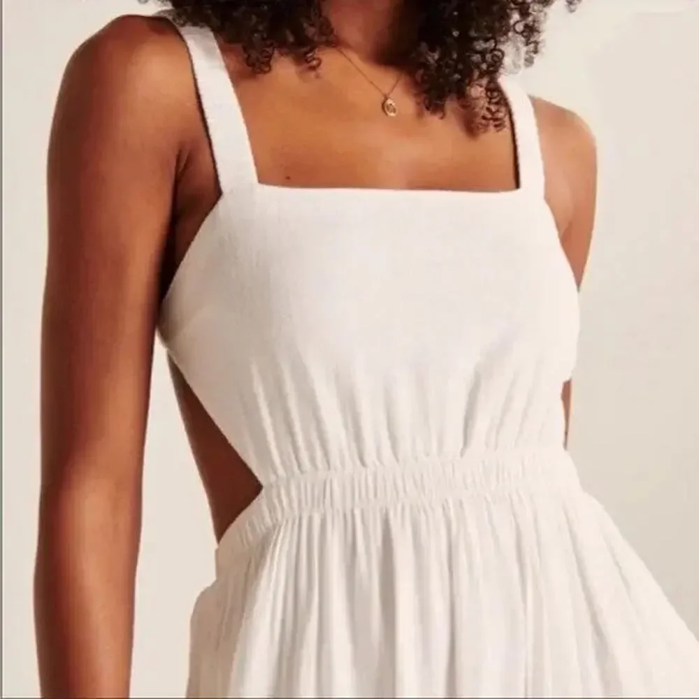 Abercrombie & Fitch Scrunchie Strap Cutout Maxi Dress - M